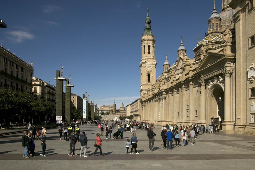 Primer día de las 'no fiestas' del Pilar en Zaragoza.