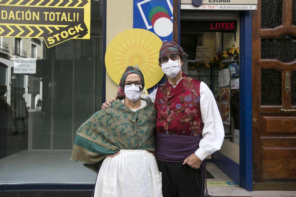 Primer día de las 'no fiestas' del Pilar en Zaragoza.