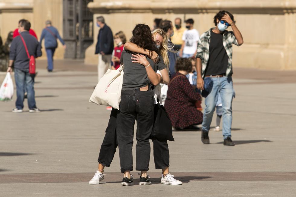 Primer día de las 'no fiestas' del Pilar en Zaragoza.