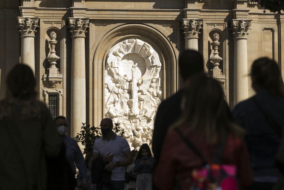 Primer día de las 'no fiestas' del Pilar en Zaragoza.