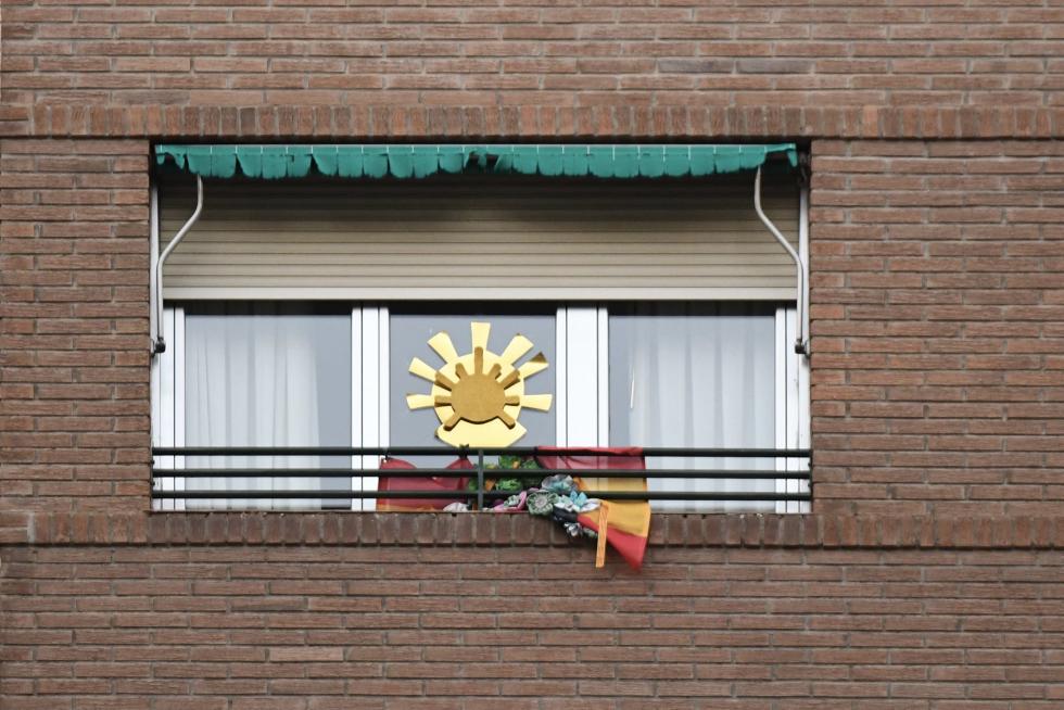 Balcones engalanados en Zaragoza en el Día del Pilar
