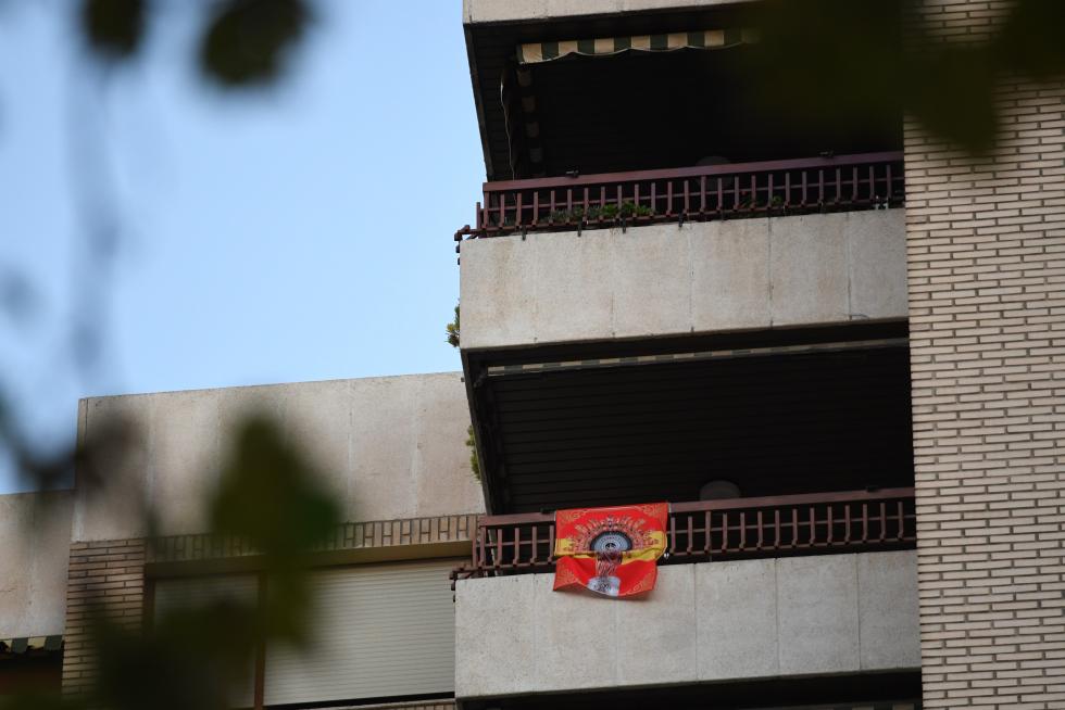 Balcones engalanados en Zaragoza en el Día del Pilar