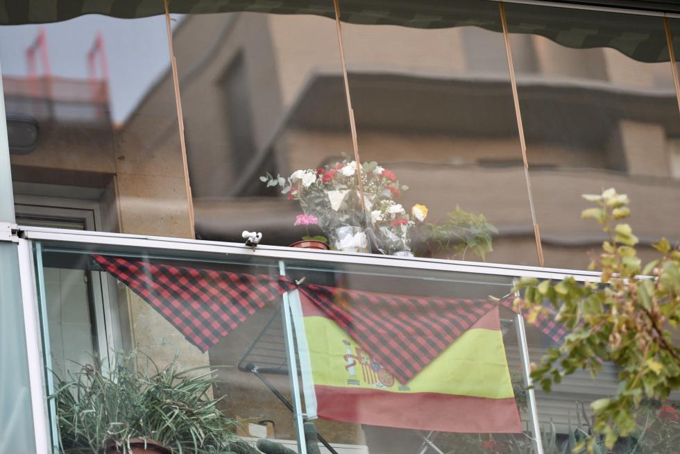 Balcones engalanados en Zaragoza en el Día del Pilar