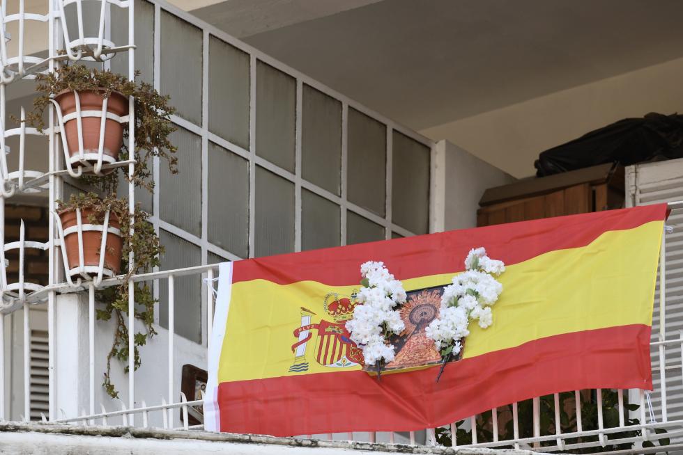 Balcones engalanados en el Día del Pilar 2020 en Zaragoza