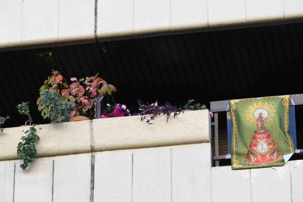 Balcones engalanados en el Día del Pilar 2020 en Zaragoza