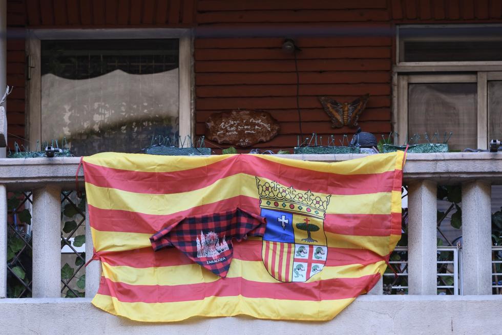 Balcones engalanados en el Día del Pilar 2020 en Zaragoza