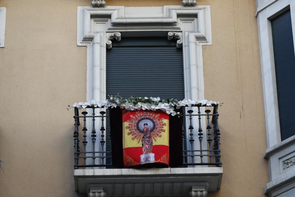 Balcones engalanados en el Día del Pilar 2020 en Zaragoza