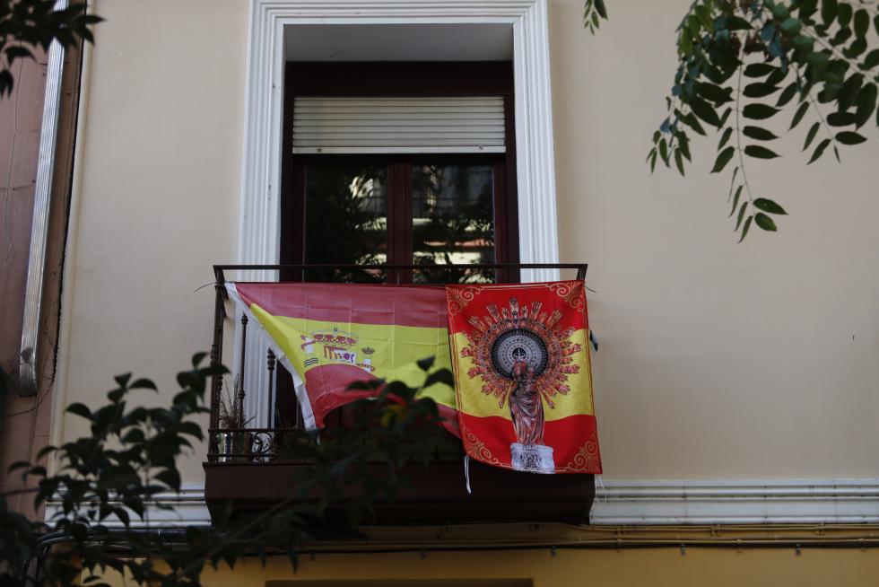 Balcones engalanados en el Día del Pilar 2020 en Zaragoza