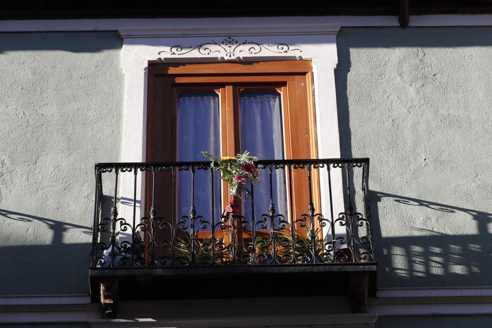 Balcones engalanados en el Día del Pilar 2020 en Zaragoza