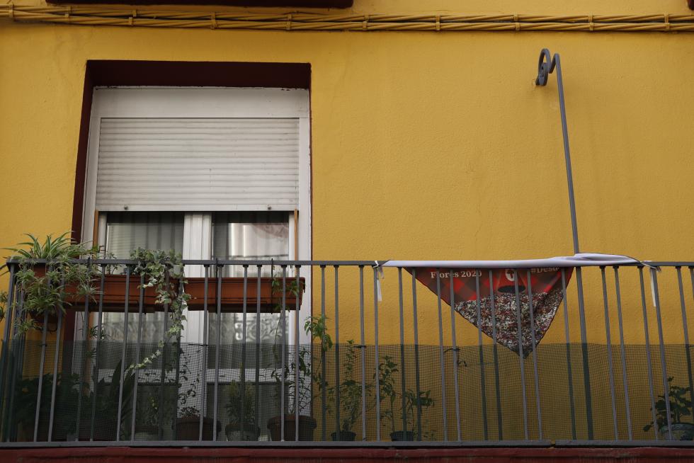 Balcones engalanados en el Día del Pilar 2020 en Zaragoza