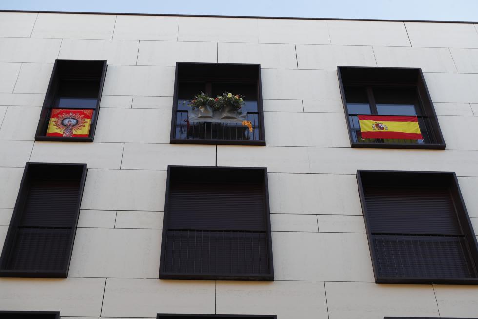 Balcones engalanados en el Día del Pilar 2020 en Zaragoza