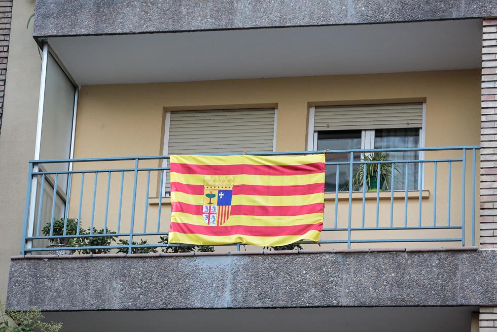 Balcones engalanados en el Día del Pilar 2020 en Zaragoza