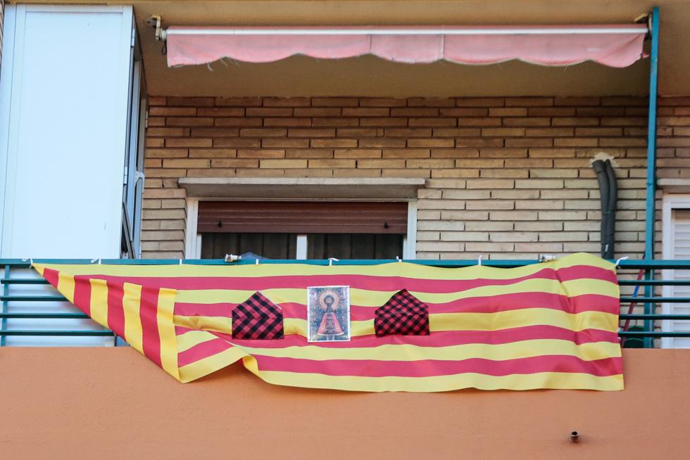 Balcones engalanados en el Día del Pilar 2020 en Zaragoza