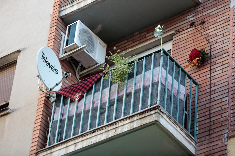 Balcones engalanados en el Día del Pilar 2020 en Zaragoza