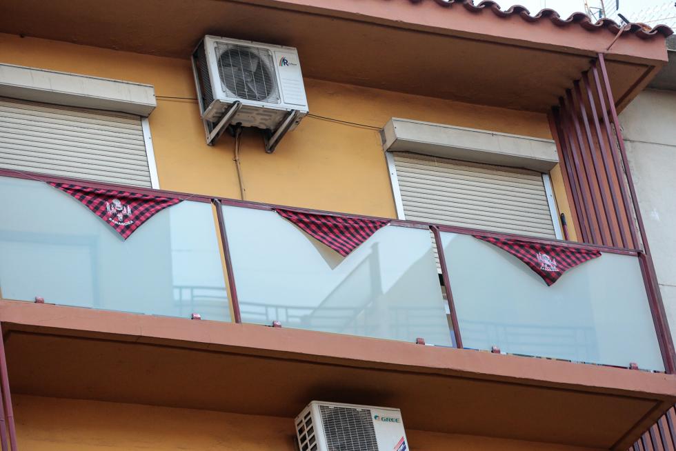 Balcones engalanados en el Día del Pilar 2020 en Zaragoza