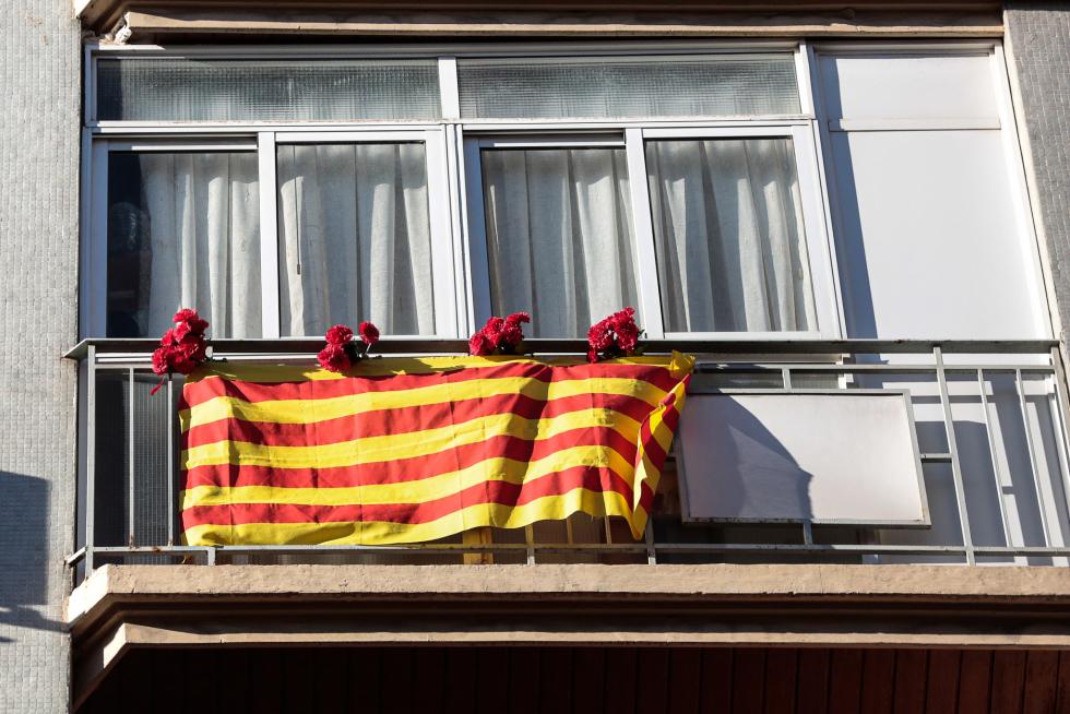 Balcones engalanados en el Día del Pilar 2020 en Zaragoza