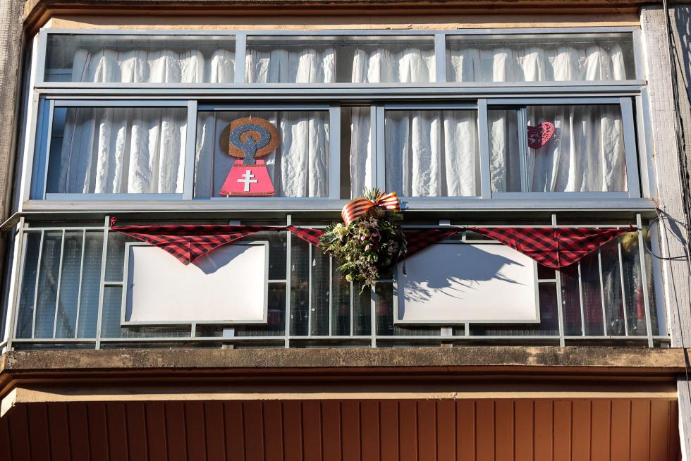 Balcones engalanados en el Día del Pilar 2020 en Zaragoza