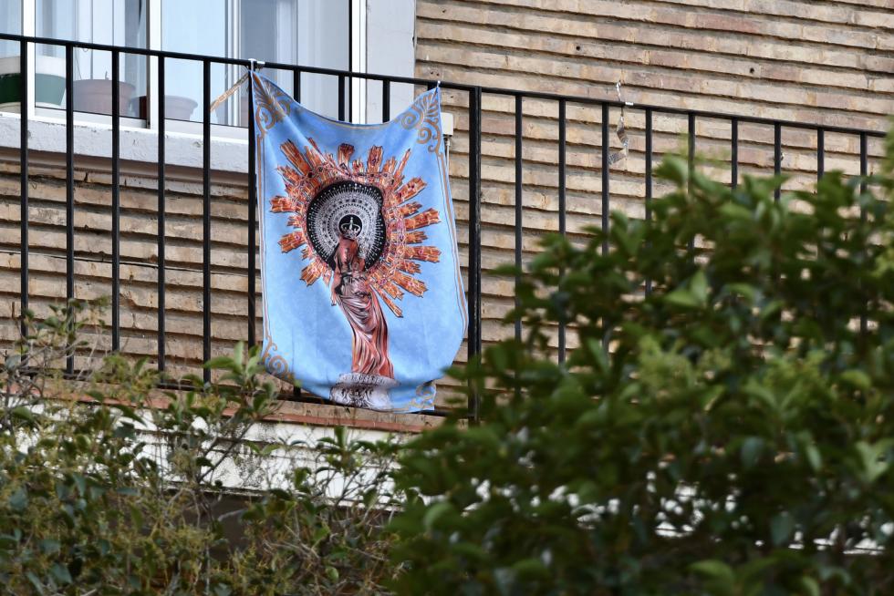 Balcones engalanados en el Día del Pilar 2020 en Zaragoza