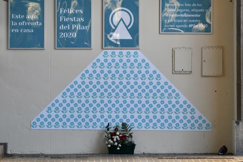 Balcones engalanados en el Día del Pilar 2020 en Zaragoza