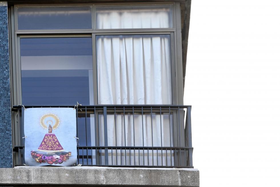 Balcones engalanados en el Día del Pilar 2020 en Zaragoza