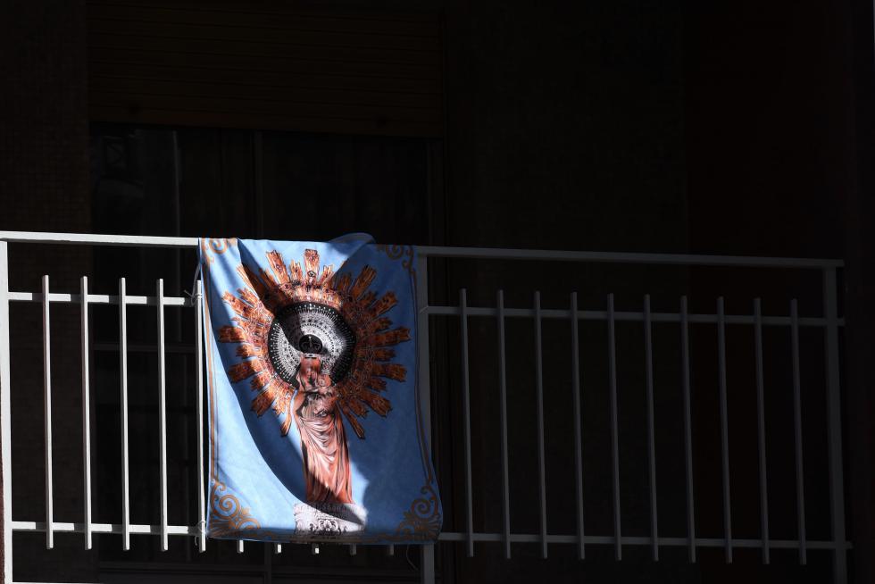Balcones engalanados en el Día del Pilar 2020 en Zaragoza