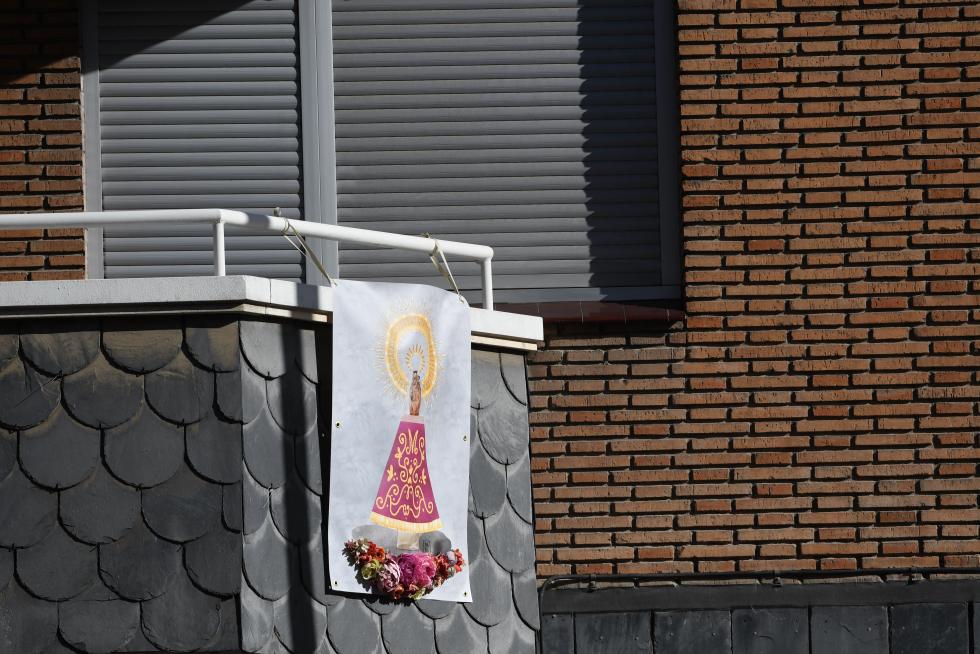 Balcones engalanados en el Día del Pilar 2020 en Zaragoza