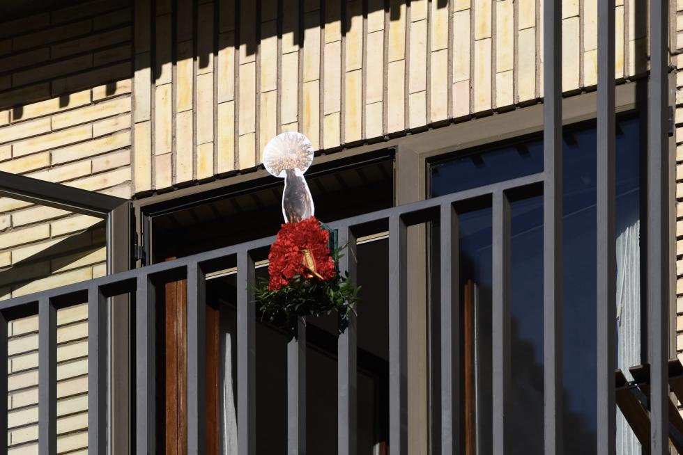 Balcones engalanados en el Día del Pilar 2020 en Zaragoza