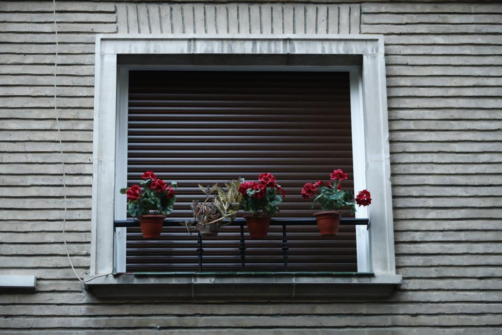 Balcones engalanados en el Día del Pilar de 2020 en Zaragoza