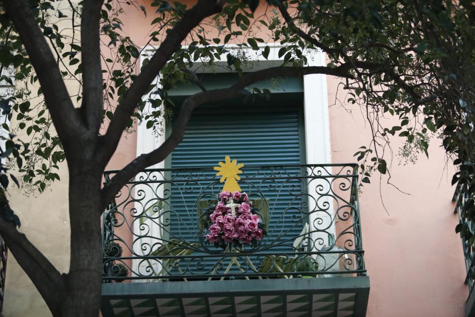 Balcones engalanados en el Día del Pilar de 2020 en Zaragoza