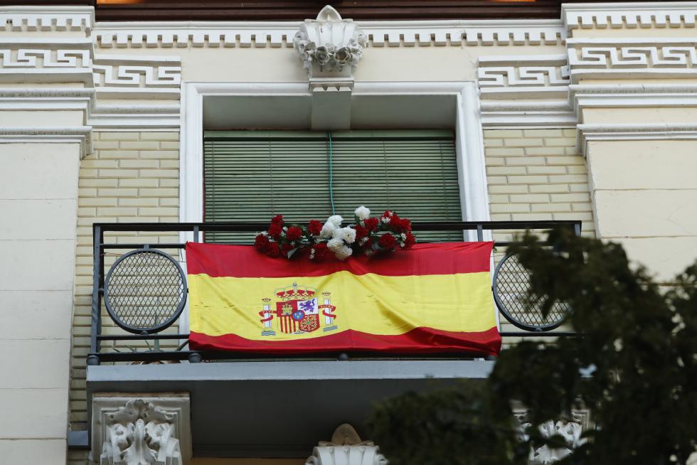 Balcones engalanados en el Día del Pilar de 2020 en Zaragoza