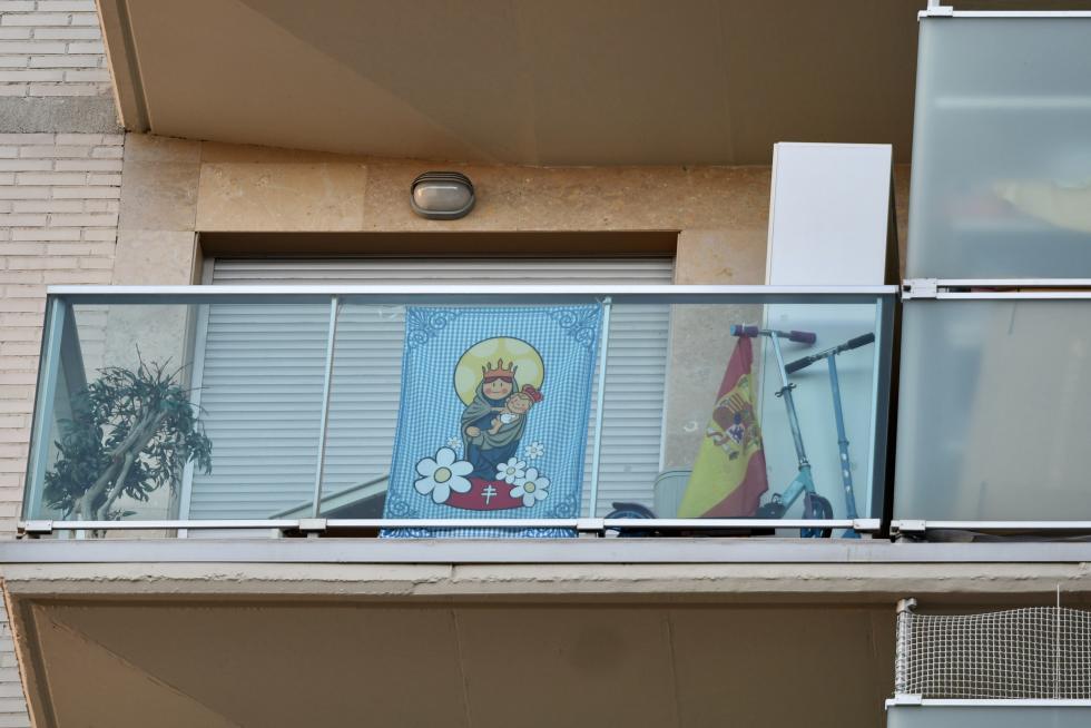 Balcones engalanados en el Día del Pilar de 2020 en Zaragoza