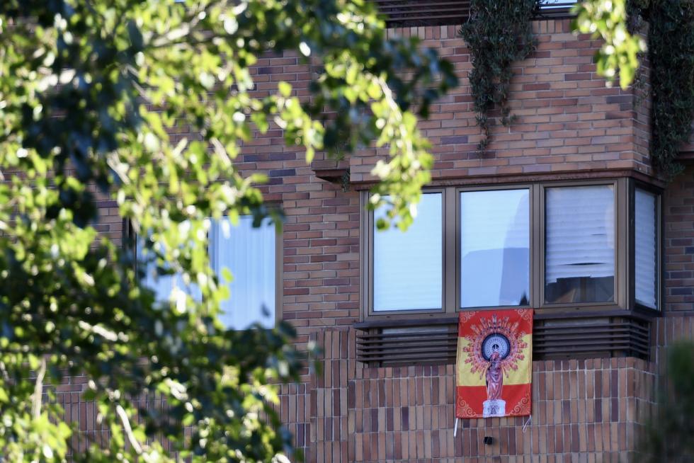 Balcones engalanados en el Día del Pilar de 2020 en Zaragoza