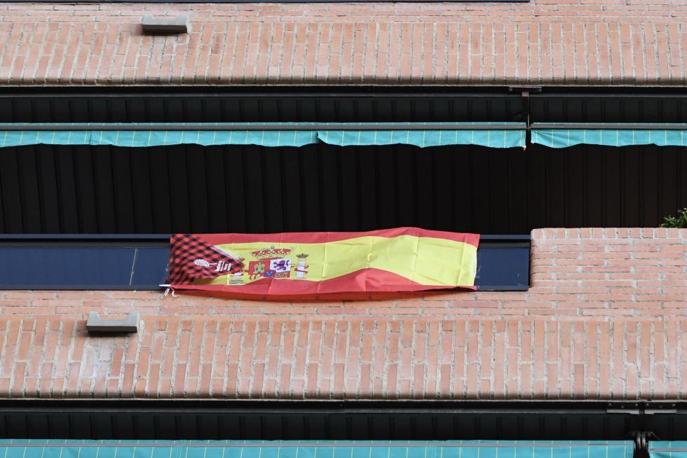 Balcones engalanados en Zaragoza en el Día del Pilar