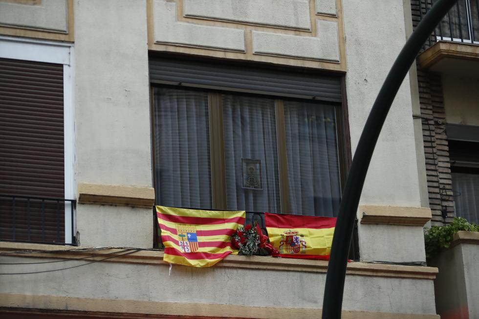 Balcones engalanados en Zaragoza en el Día del Pilar