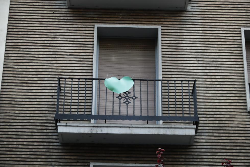 Balcones engalanados en Zaragoza en el Día del Pilar