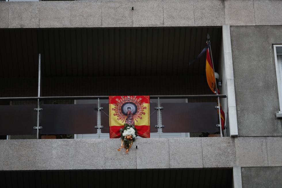 Balcones engalanados en Zaragoza en el Día del Pilar