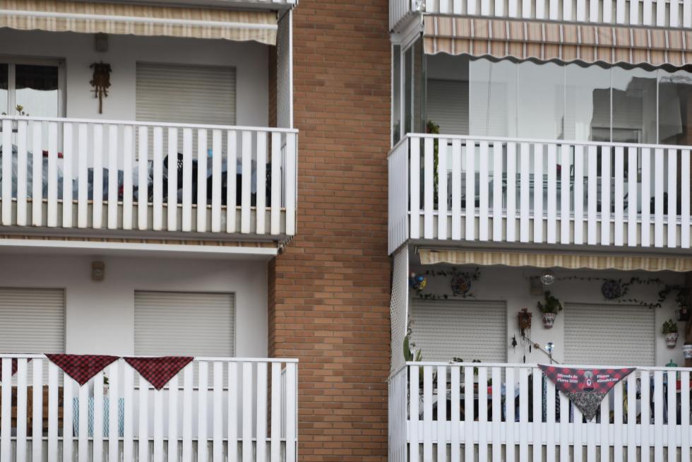 El Día del Pilar 2020 en Zaragoza con balcones engalanados