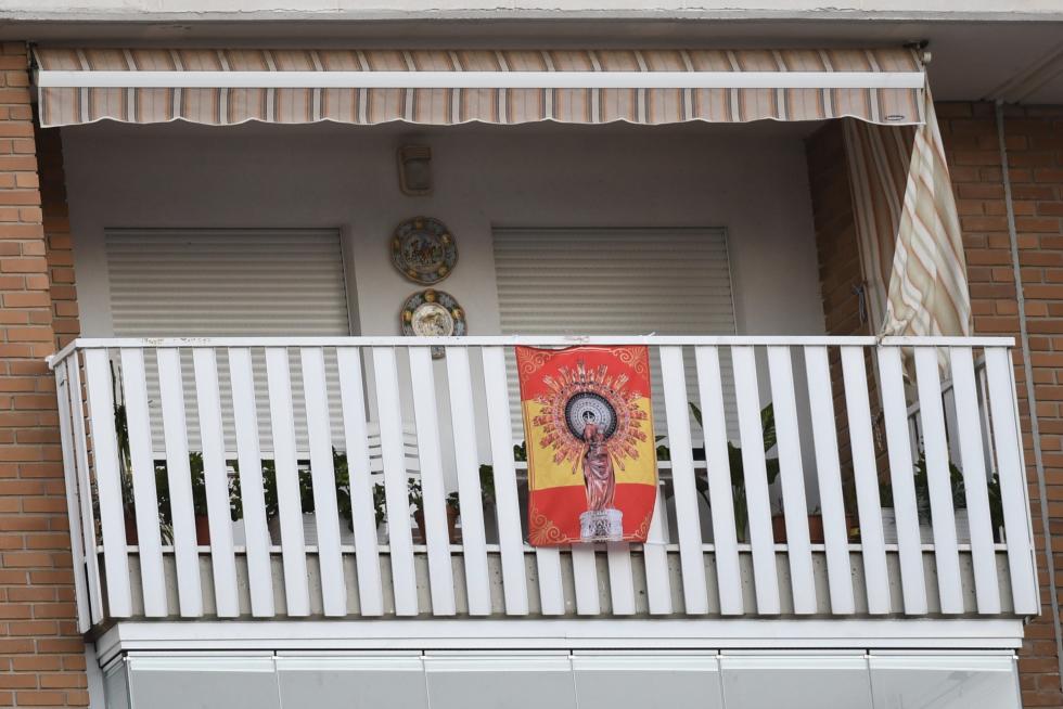 El Día del Pilar 2020 en Zaragoza con balcones engalanados