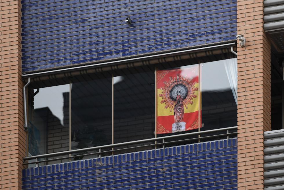 El Día del Pilar 2020 en Zaragoza con balcones engalanados