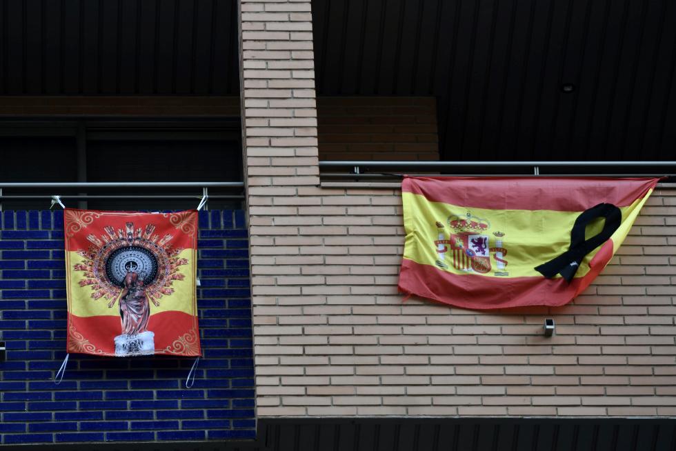 El Día del Pilar 2020 en Zaragoza con balcones engalanados