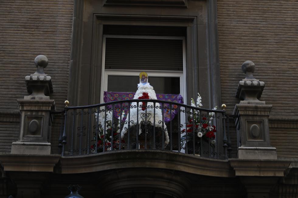 Algunos de las decoraciones florales de los zaragozanos