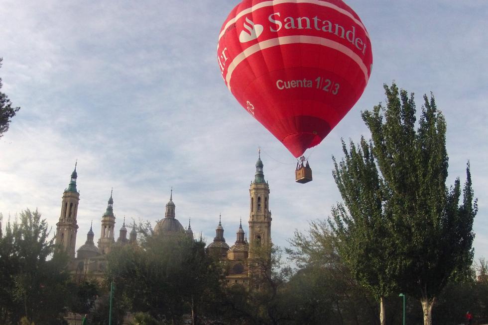 Fotos Fotos de las Fiestas del Pilar con globos aerostáticos Imágenes Fotos Fotos de las Fiestas del Pilar con globos aerostáticos Imágenes