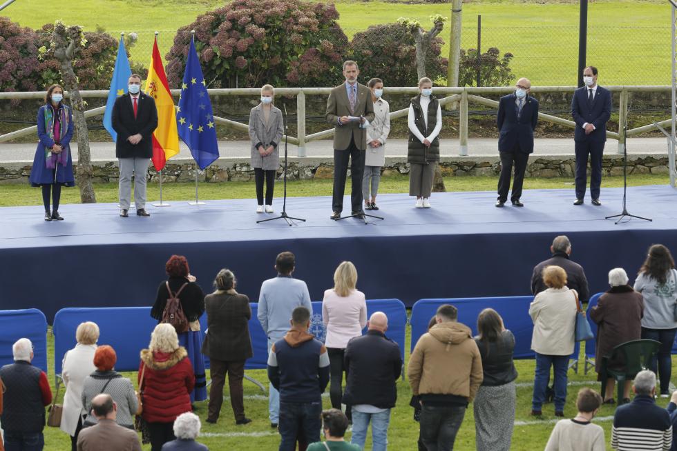 La Familia Real visita el pueblo ejemplar de Somao