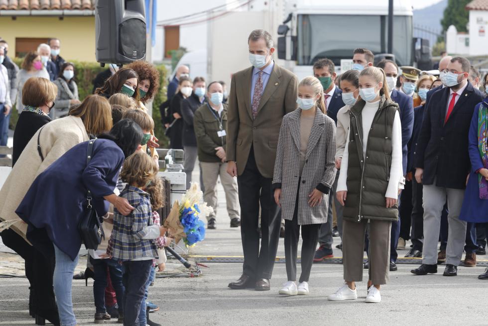 La Familia Real visita el pueblo ejemplar de Somao