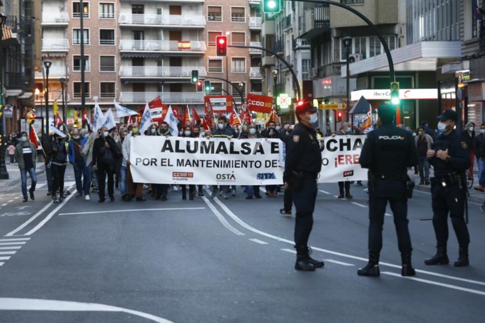 Manifestación de trabajadores de Alumalsa, este sábado en Zaragoza.