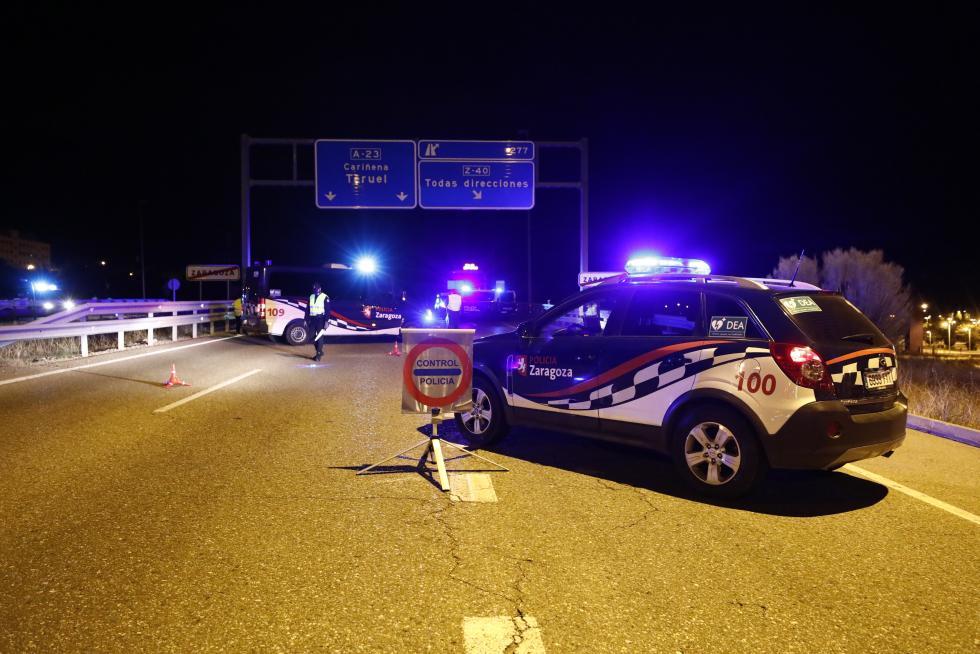 Fuerzas y Cuerpos de Seguridad vigilan el confinamiento de Zaragoza