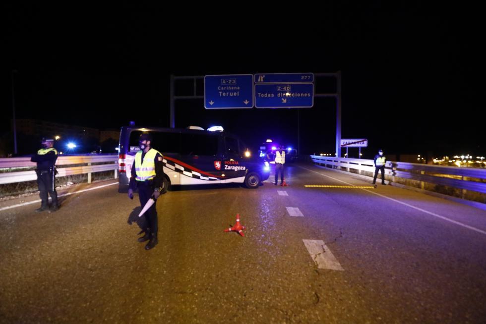 Fuerzas y Cuerpos de Seguridad vigilan el confinamiento de Zaragoza