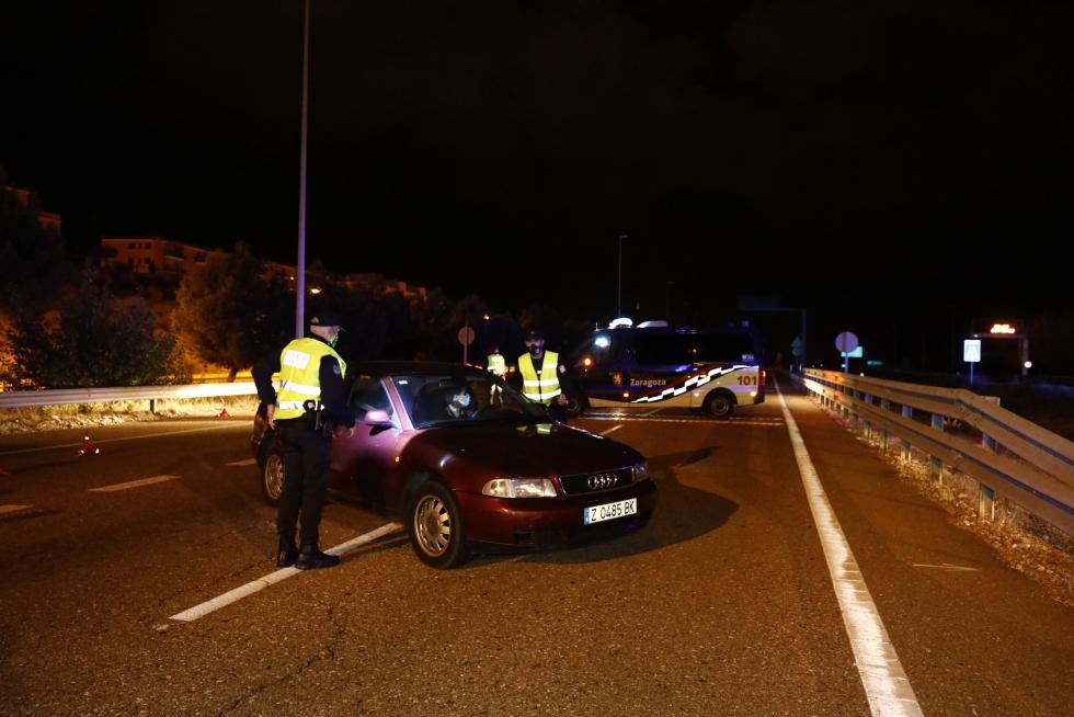 Fuerzas y Cuerpos de Seguridad vigilan el confinamiento de Zaragoza