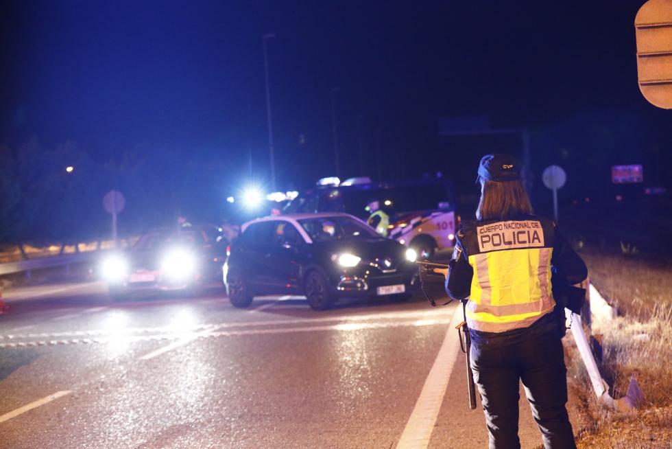 Fuerzas y Cuerpos de Seguridad vigilan el confinamiento de Zaragoza