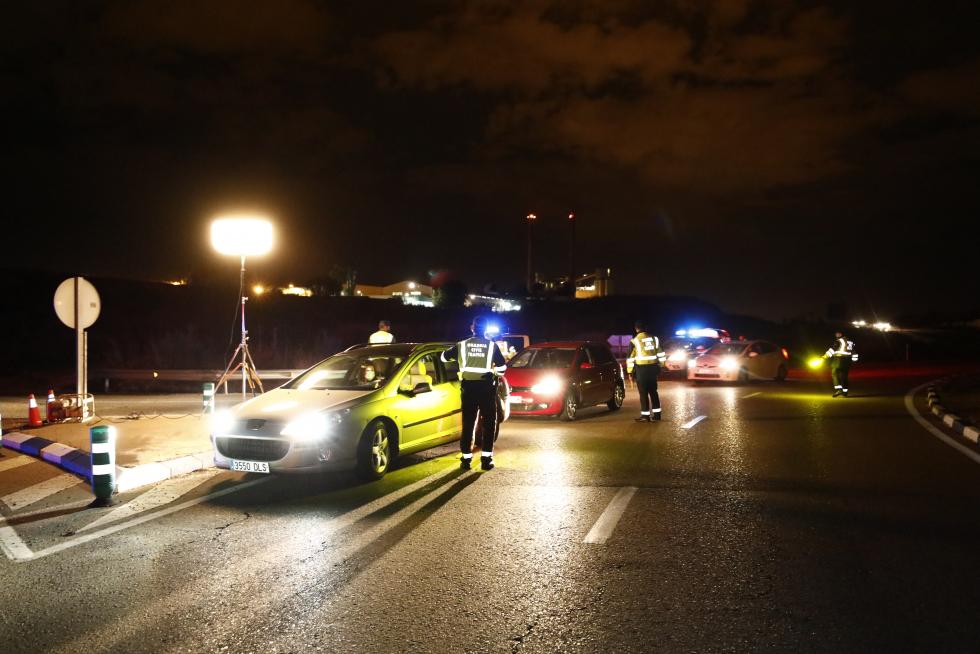 Fuerzas y Cuerpos de Seguridad vigilan el confinamiento de Zaragoza